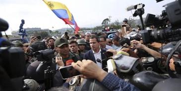 Conmoción en Venezuela por rebelión militar en contra Maduro