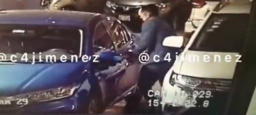Video: Un hombre roba en segundos un auto estacionado en el Parque Delta, CDMX