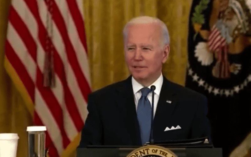 El Presidente Joe Biden insulta a periodista en la Casa Blanca